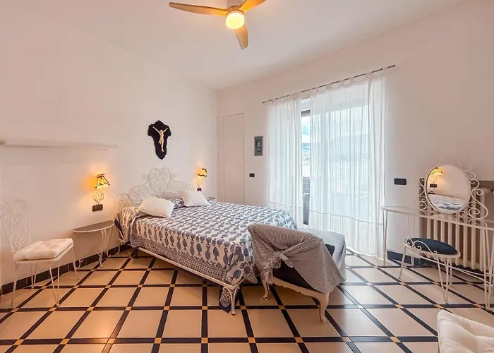 Апартаменты Terrazza Sul Mare - Villetta In Riva Al Mare Рапалло